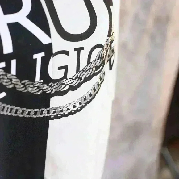 Women's Size L True Religion World Tour black/white split design t-shirt - Picture 4 of 10